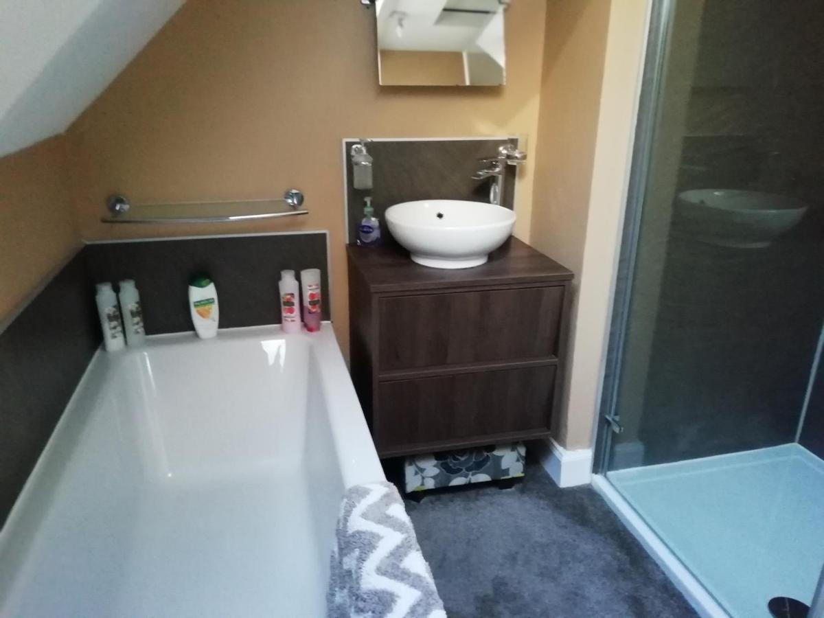Tillicoultry Carvetii - Halite House - 3 Bed House Sleeps Up To 5 People 아파트 외부 사진